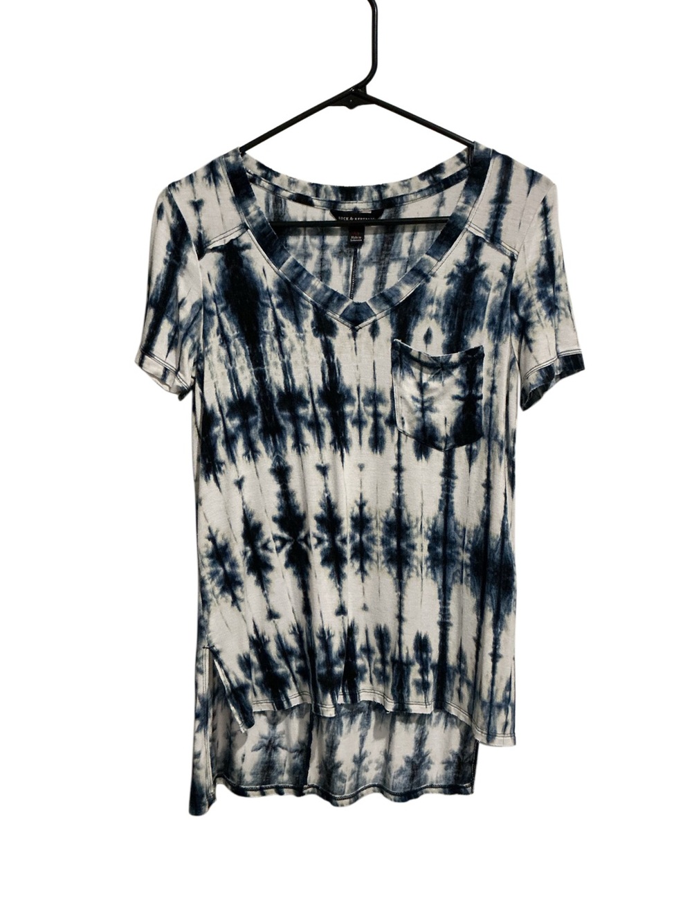 Rock & Republic Women’s Blue and White Tie-Dye T-shirt Short Sleeve